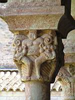 Abbaye Saint-Michel-de-Cuxa, Cloitre, Chapiteau orientalisant (5)